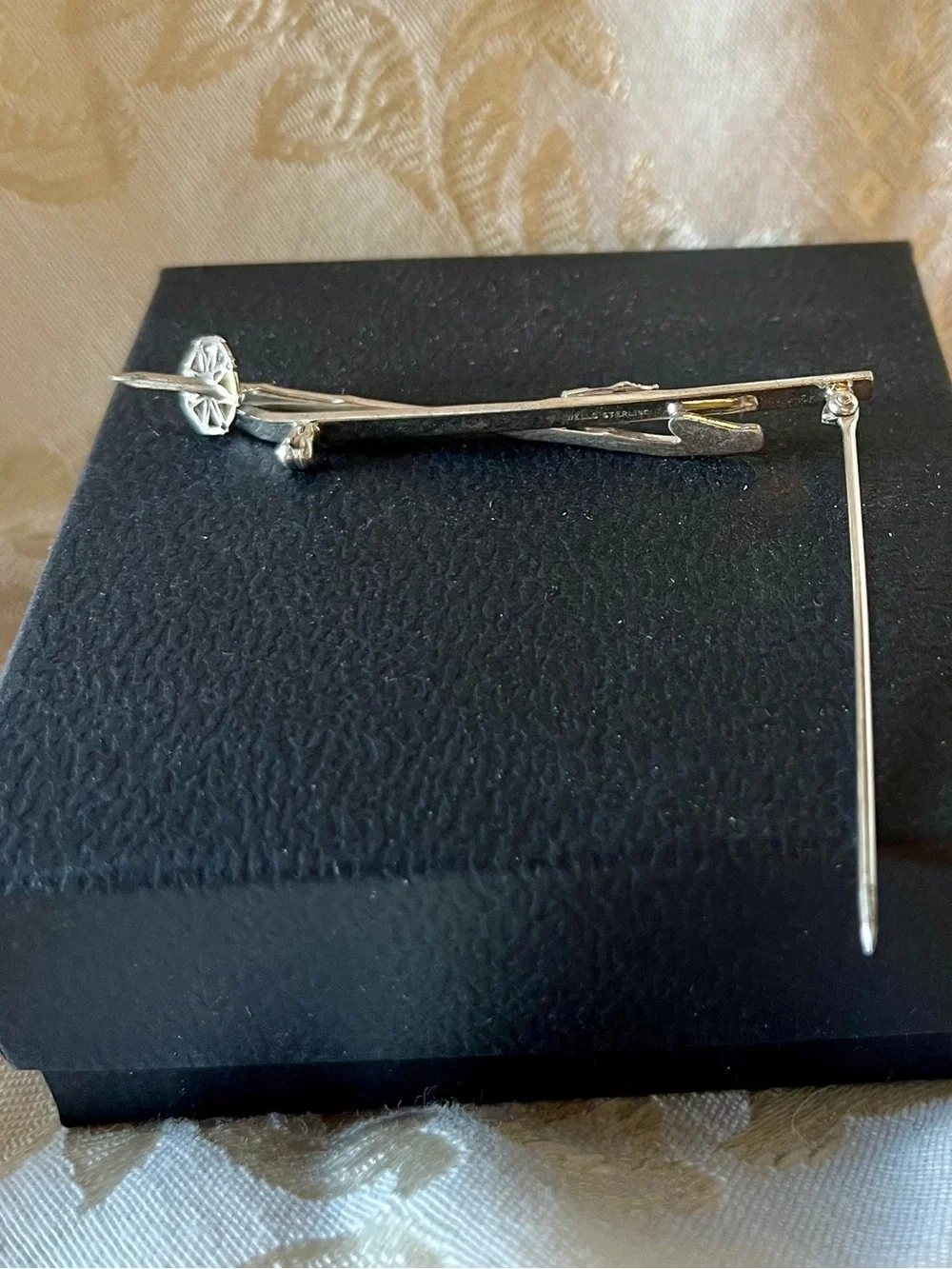 VTG Wells Sterling Silver Ski & Pole Brooch Pin 3” Winter Sport Novelty Lapel